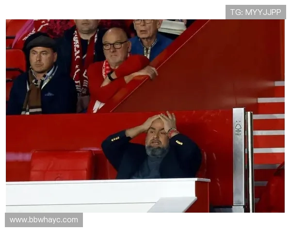 英格兰橄榄球队前教练澳波明知离任仍难掩心中伤感 英格兰橄榄球队前教练澳波明知离任仍难掩心中伤感